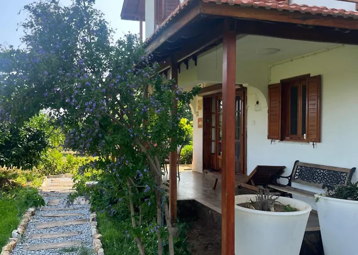 Mandalina Kapi Evleri *